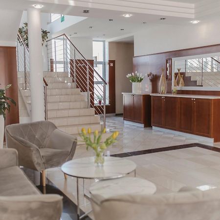 Hotel I Restauracja Borowianka Ostrow Wielkopolski Luaran gambar