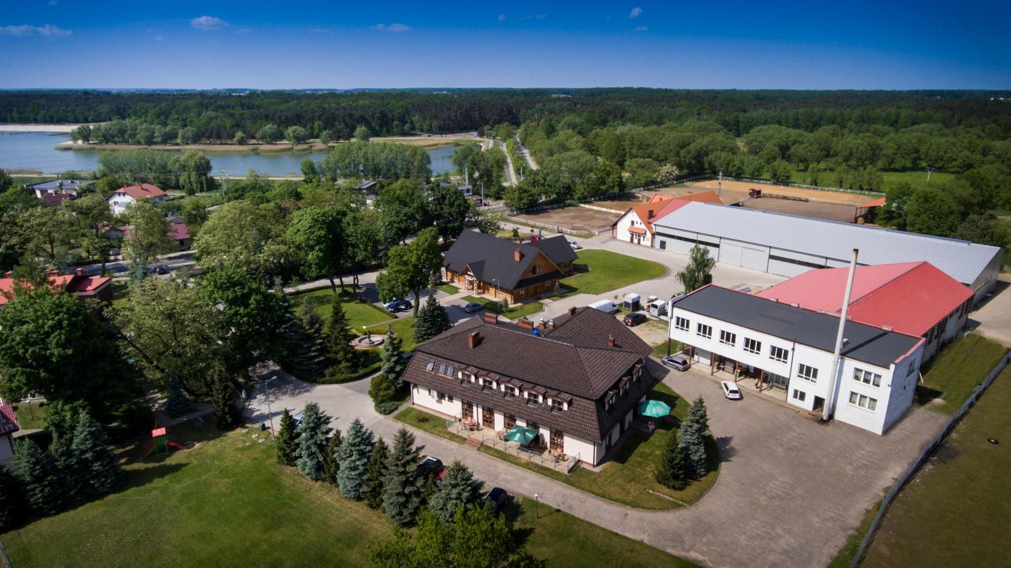 Hotel I Restauracja Borowianka Ostrow Wielkopolski Luaran gambar