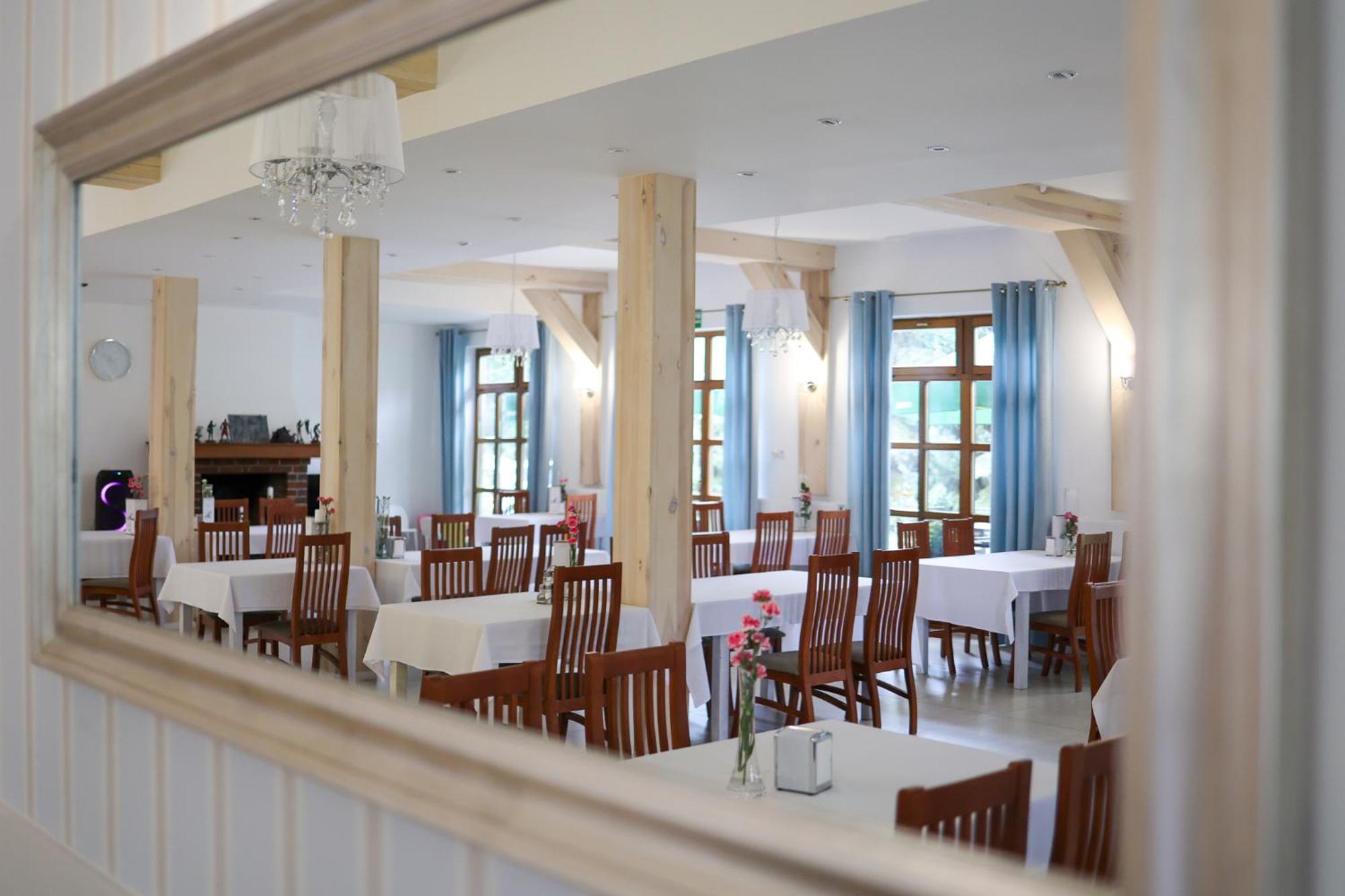 Hotel I Restauracja Borowianka Ostrow Wielkopolski Luaran gambar