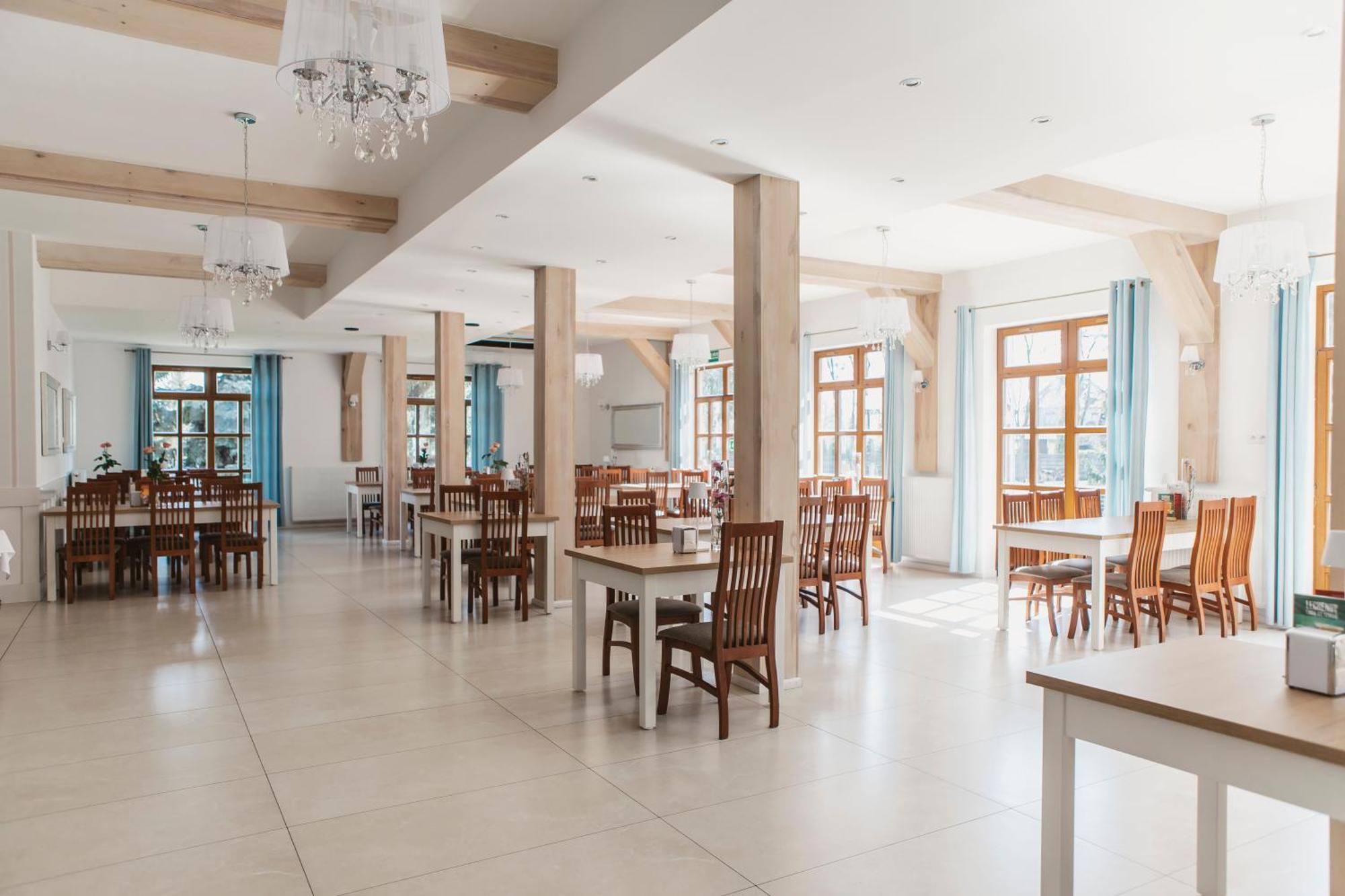 Hotel I Restauracja Borowianka Ostrow Wielkopolski Luaran gambar