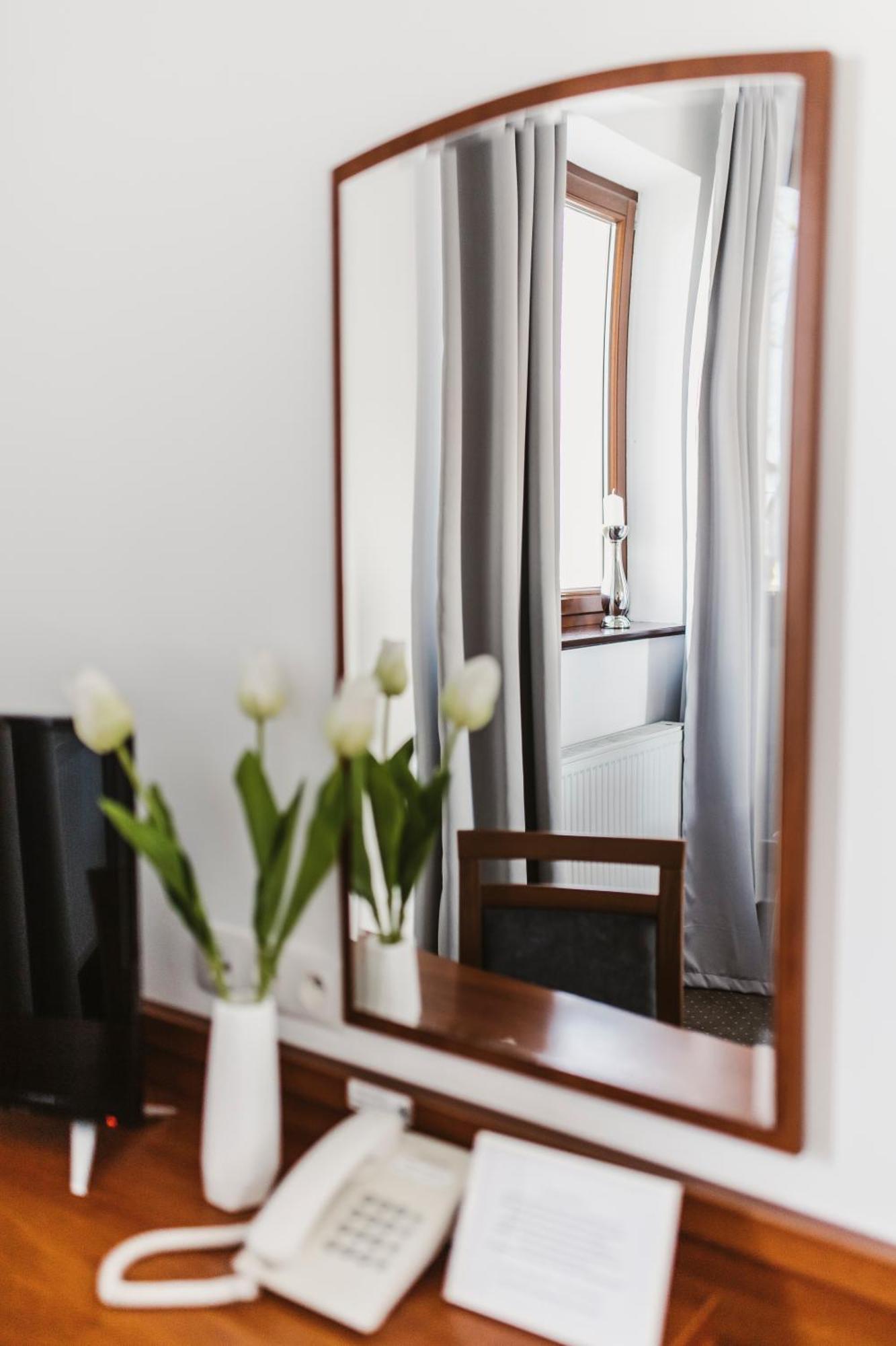 Hotel I Restauracja Borowianka Ostrow Wielkopolski Luaran gambar