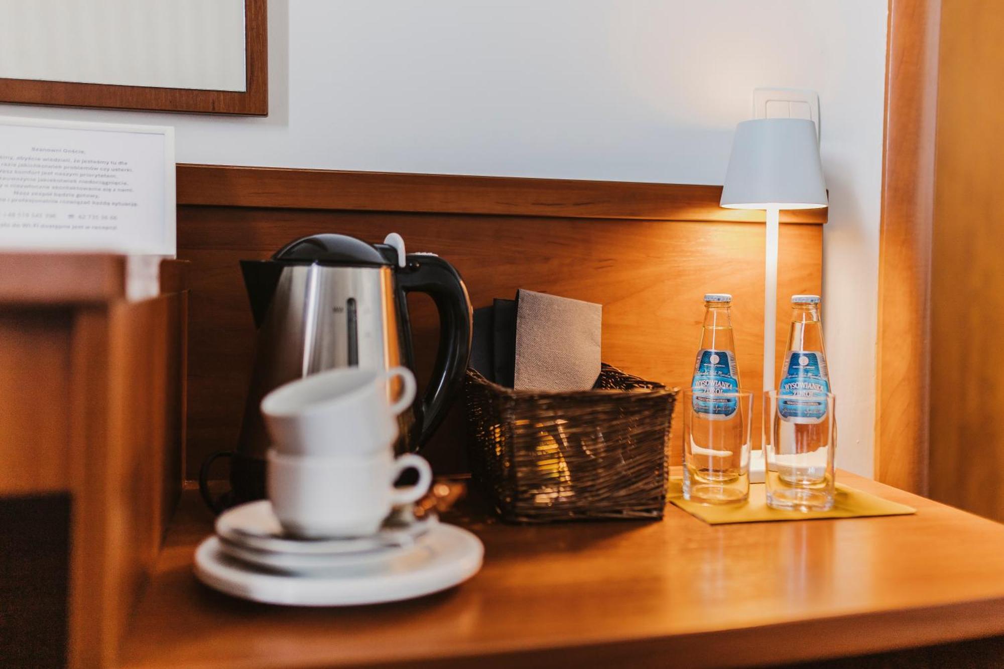 Hotel I Restauracja Borowianka Ostrow Wielkopolski Luaran gambar