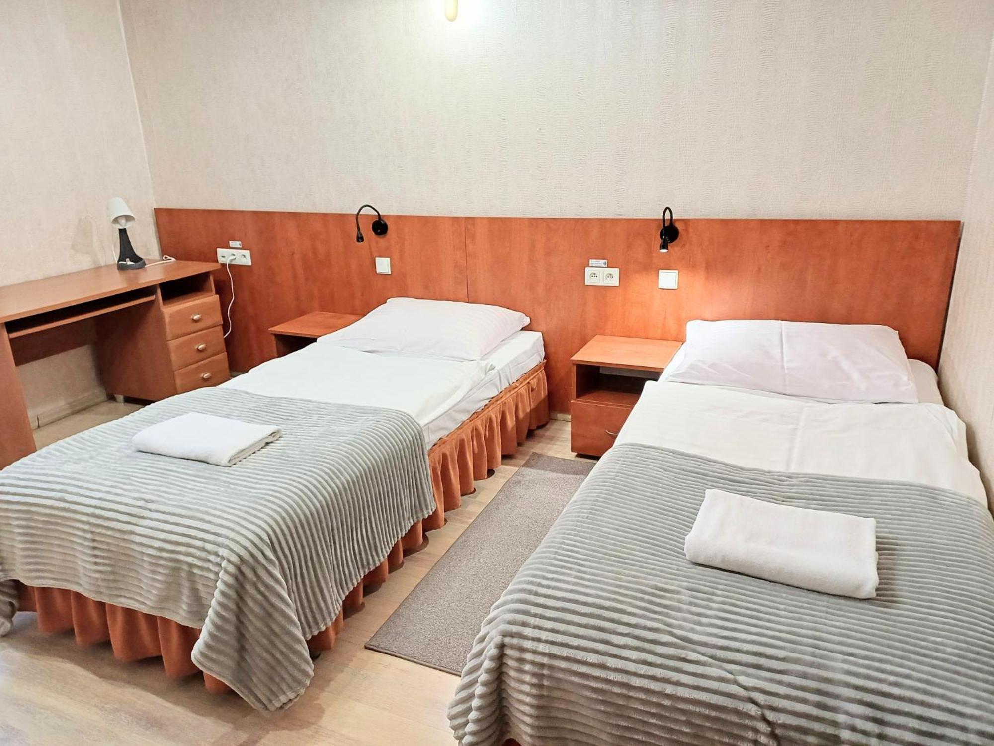 Hotel I Restauracja Borowianka Ostrow Wielkopolski Luaran gambar