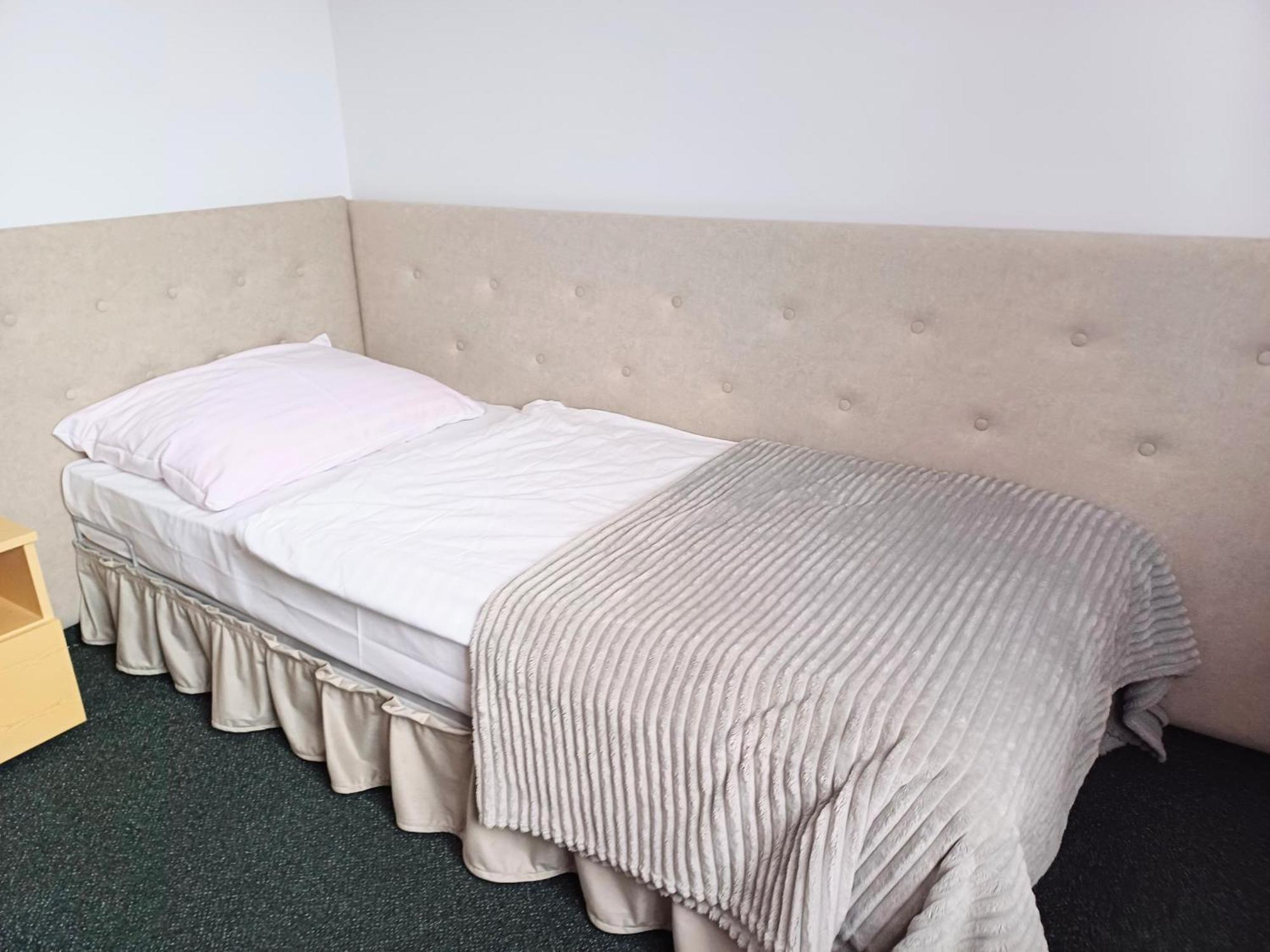 Hotel I Restauracja Borowianka Ostrow Wielkopolski Luaran gambar