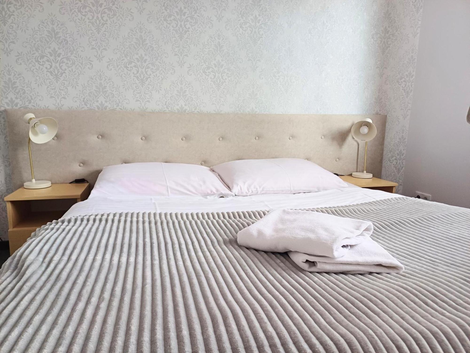 Hotel I Restauracja Borowianka Ostrow Wielkopolski Luaran gambar